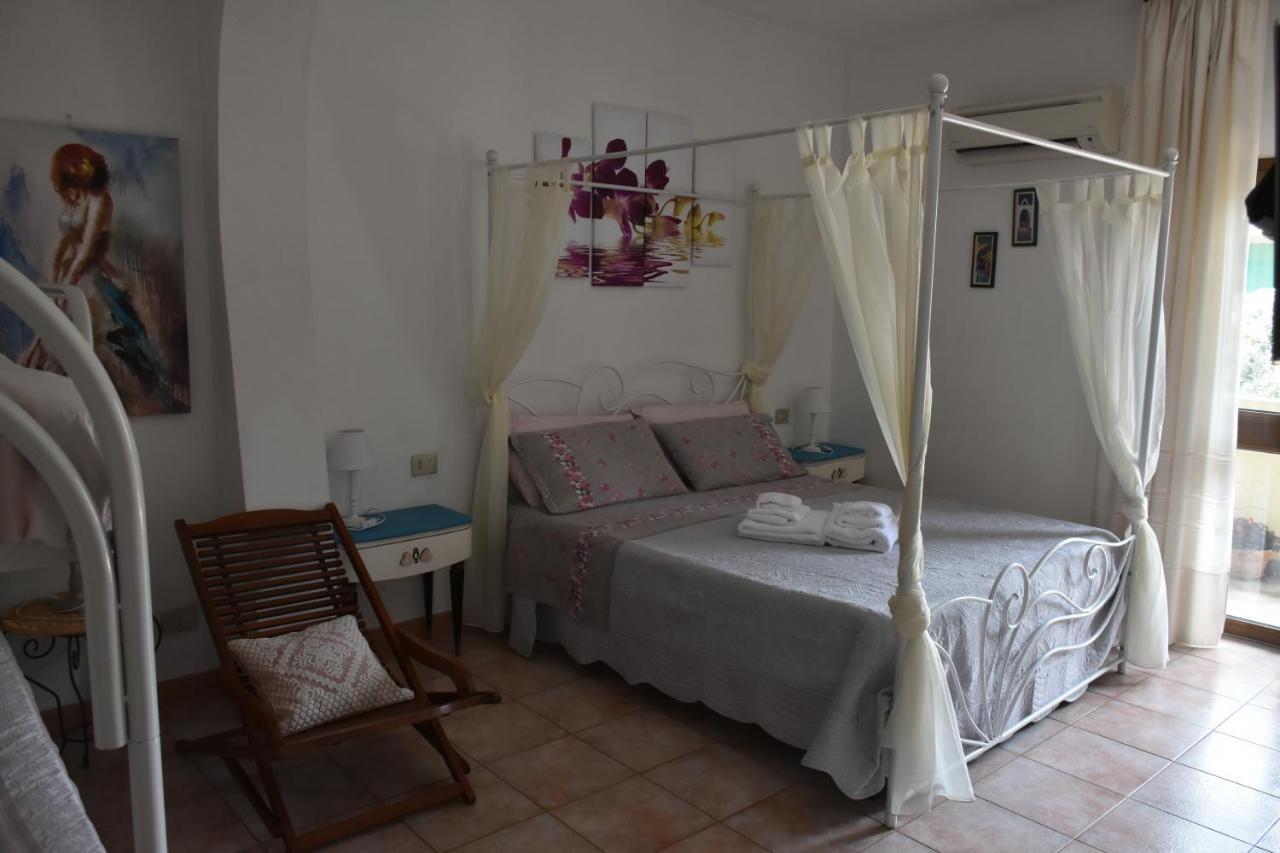 Bed And Breakfast Le Petunie Bari Sardo Exterior foto