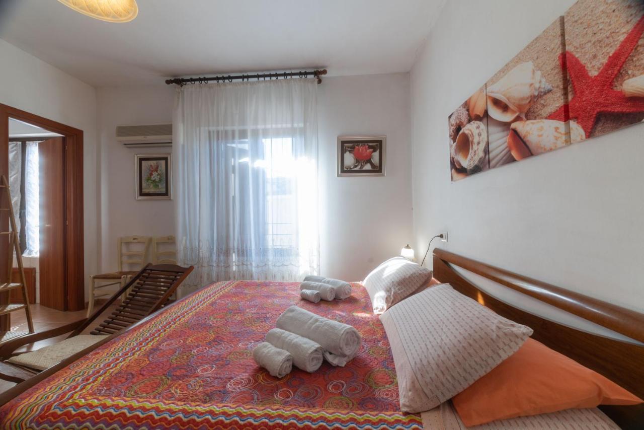 Bed And Breakfast Le Petunie Bari Sardo Exterior foto