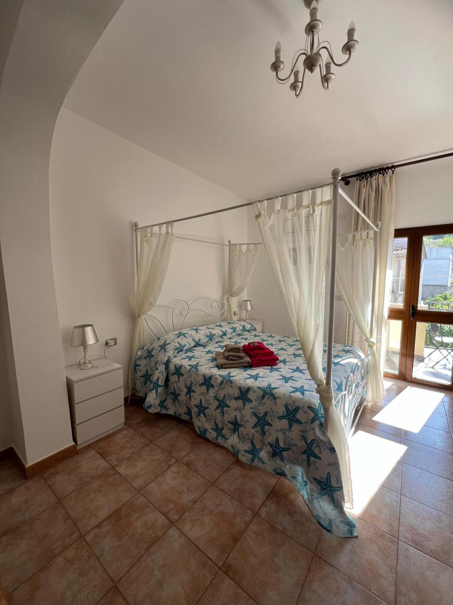Bed And Breakfast Le Petunie Bari Sardo Exterior foto