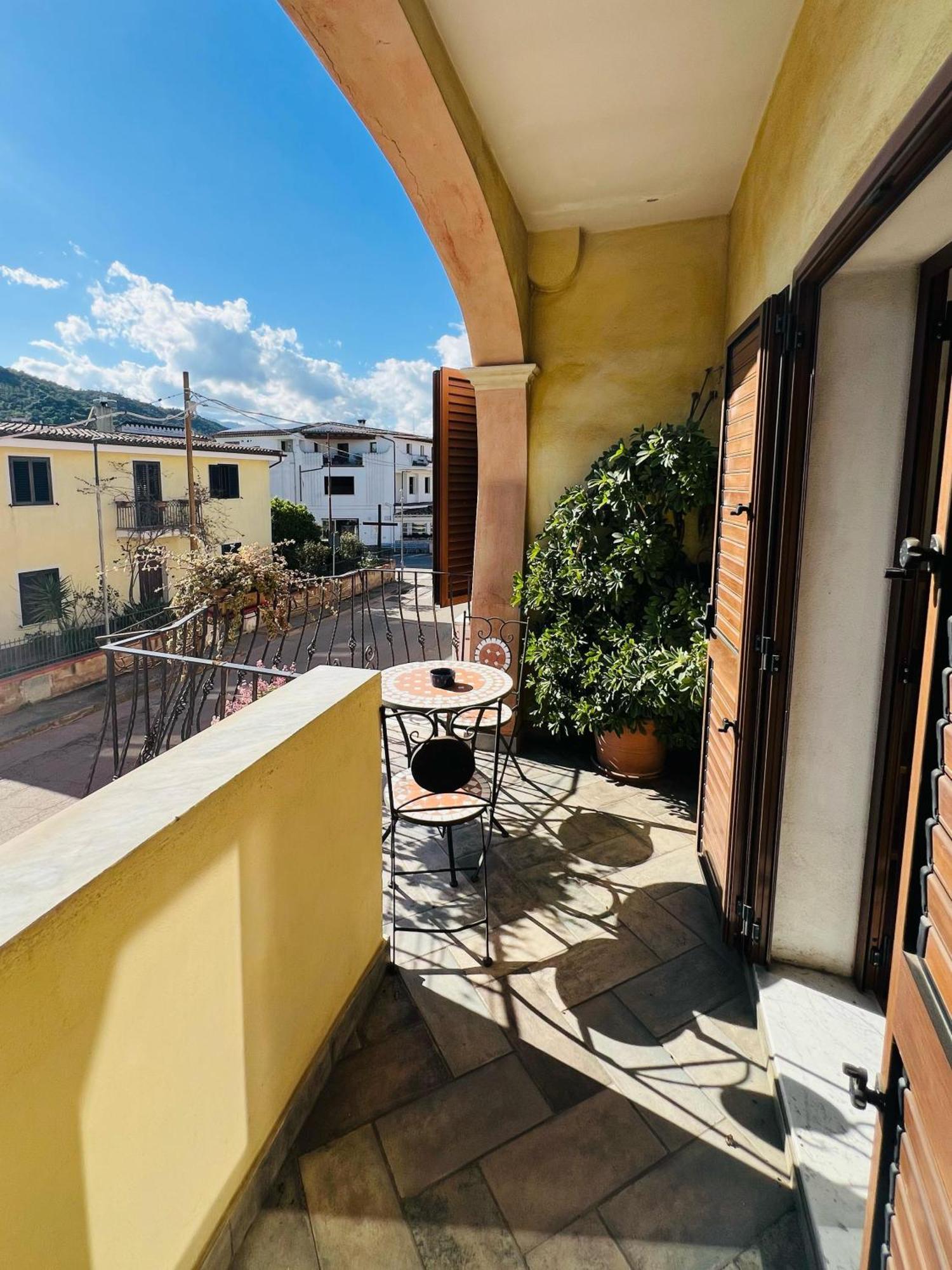 Bed And Breakfast Le Petunie Bari Sardo Exterior foto
