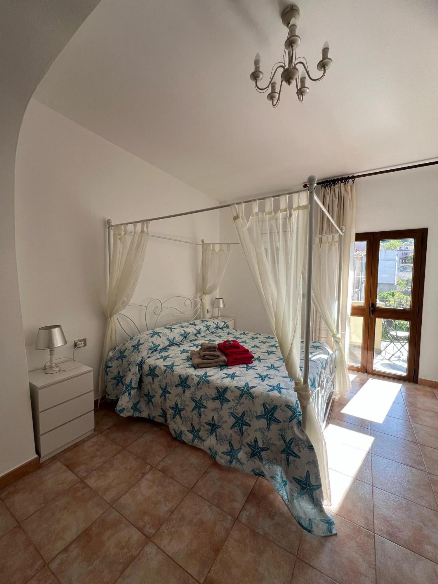 Bed And Breakfast Le Petunie Bari Sardo Exterior foto
