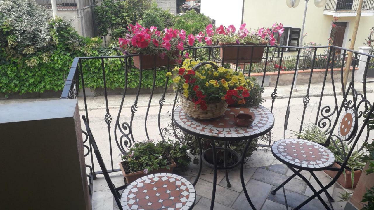 Bed And Breakfast Le Petunie Bari Sardo Exterior foto
